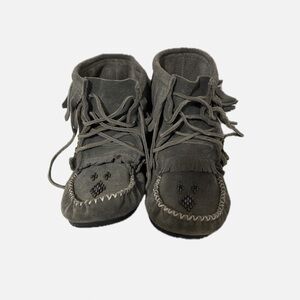 Manitobah Mukluks Fringed Grey Suede  Moccasins